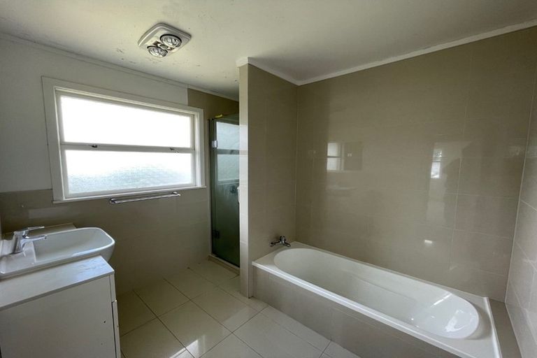Photo of property in 24 Estuary Road, Weymouth, Auckland, 2103