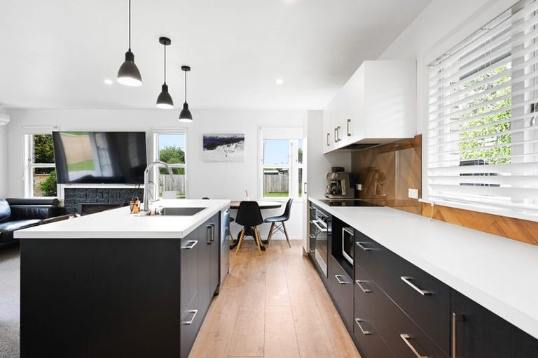 Photo of property in 50 Storey Avenue, Forest Lake, Hamilton, 3200