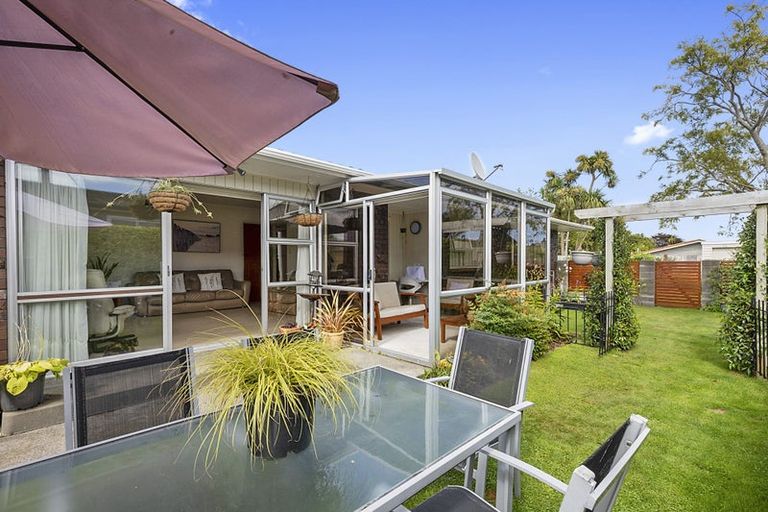 Photo of property in 24 Manu Crescent, Upper Vogeltown, New Plymouth, 4310