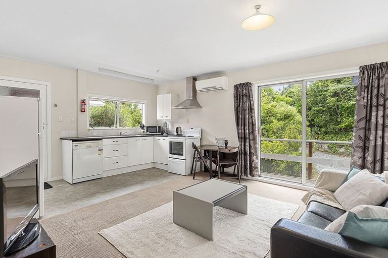 Photo of property in 11 Cecil Road, Tawa, Wellington, 5028