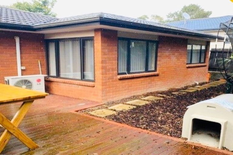 Photo of property in 318 Triangle Road, Massey, Auckland, 0614