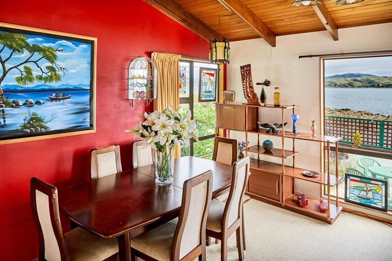 Photo of property in 16 Moana Road, Plimmerton, Porirua, 5026