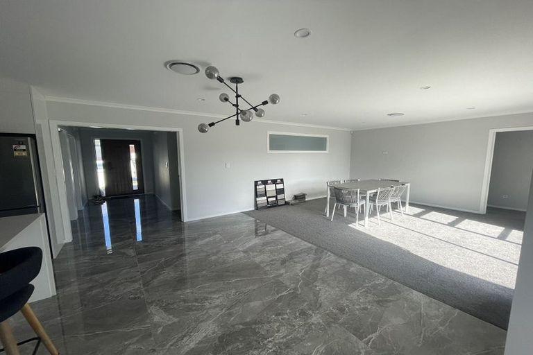 Photo of property in 22 Kerrigan Crescent, Wallaceville, Upper Hutt, 5018