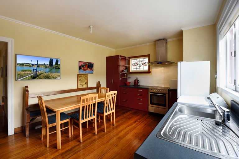 Photo of property in 143 Tasman Street, Nelson, 7010