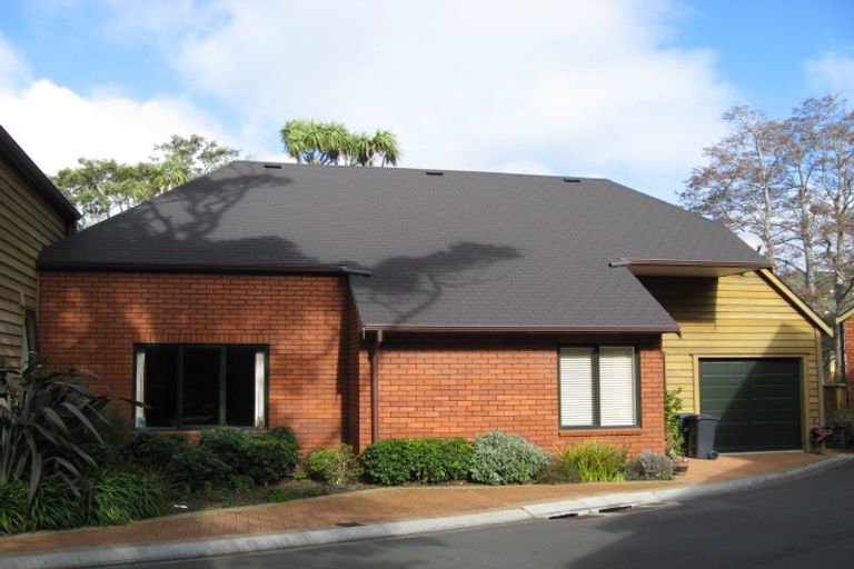 Photo of property in 23 Futuna Close, Karori, Wellington, 6012