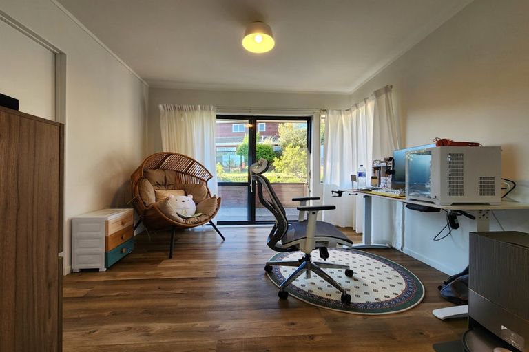 Photo of property in 49 Golfland Drive, Golflands, Auckland, 2013