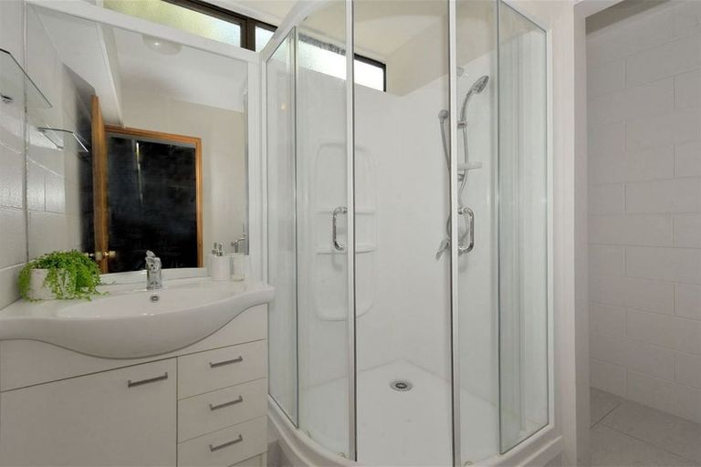 Photo of property in 10 Indira Lane, Cashmere, Christchurch, 8022