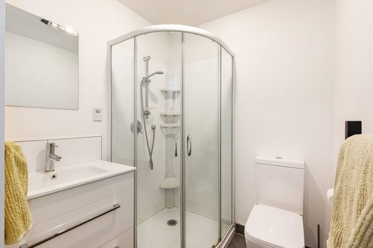Photo of property in 2 Narbada Crescent, Khandallah, Wellington, 6035