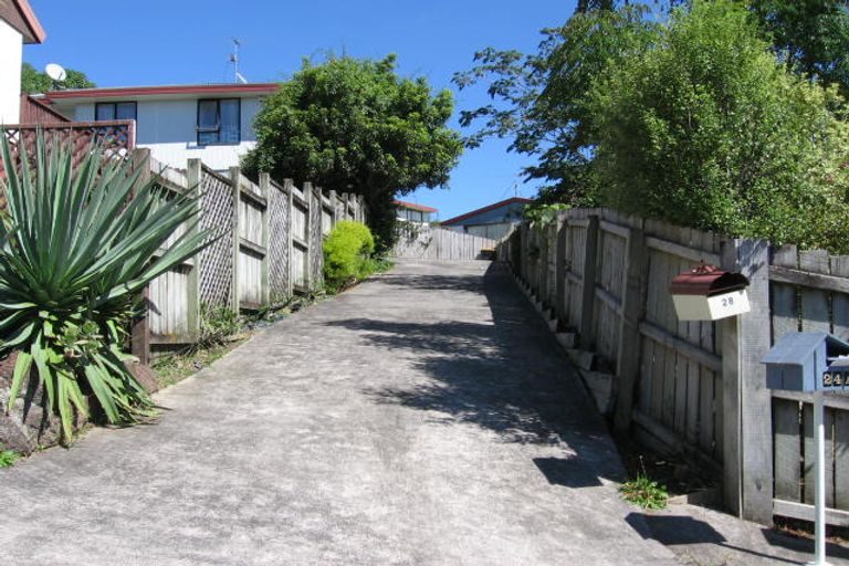 Photo of property in 1/28 Exeter Place, Unsworth Heights, Auckland, 0632