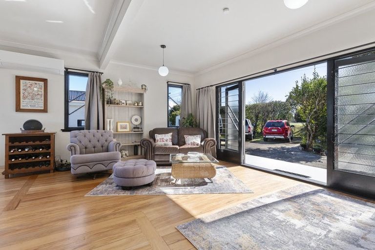 Photo of property in 53 Victoria Street, Carterton, 5713
