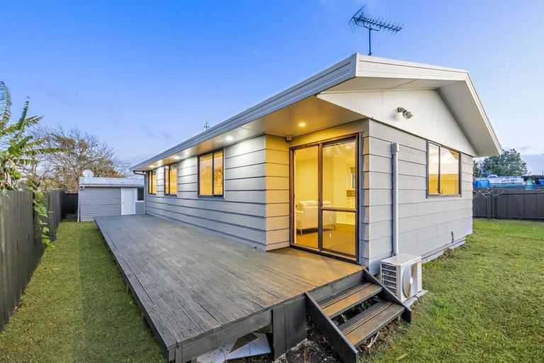 Photo of property in 2/26 Caravelle Close, Mangere, Auckland, 2022