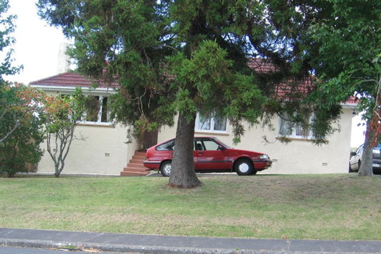 Photo of property in 2/37 Verran Road, Birkenhead, Auckland, 0626