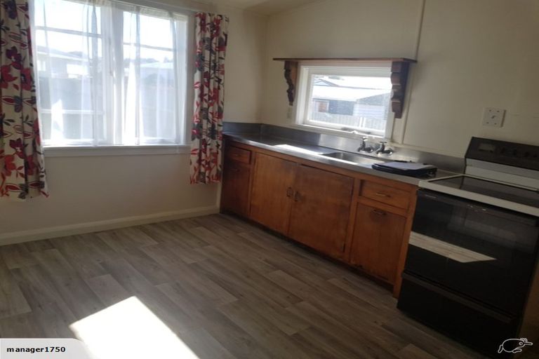 Photo of property in 144 Puriri Street, Castlecliff, Whanganui, 4501