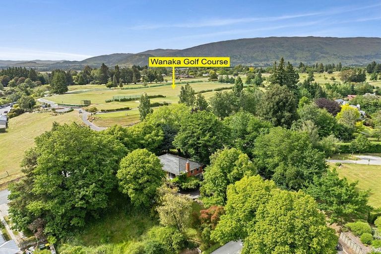 Photo of property in 37 Stratford Terrace, Wanaka, 9305