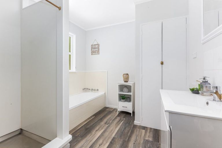 Photo of property in 40 Papakowhai Road, Papakowhai, Porirua, 5024