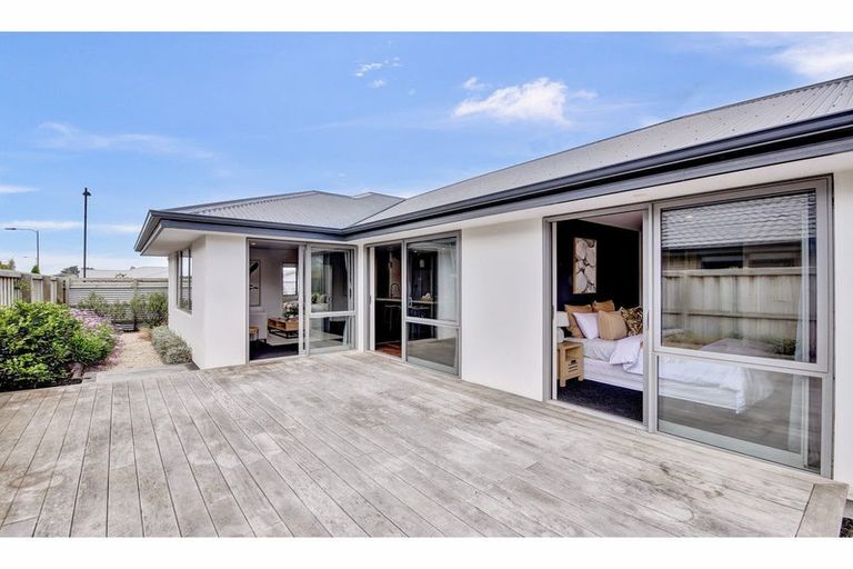 Photo of property in 18 Macphail Avenue, Rangiora, 7400