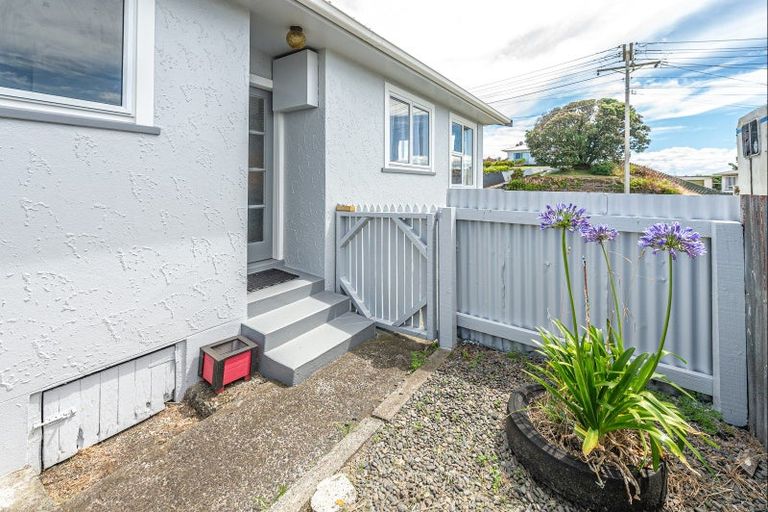 Photo of property in 36 Kowhai Street, Castlecliff, Whanganui, 4501