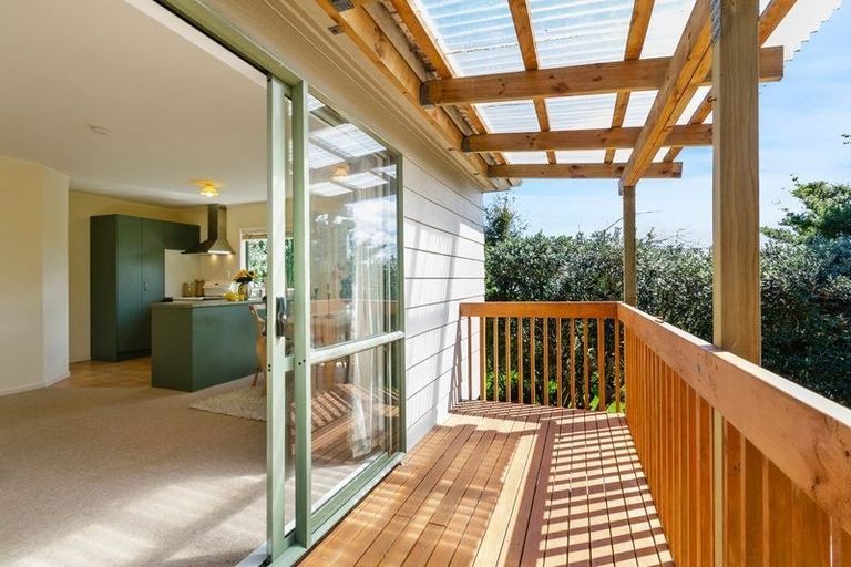 Photo of property in 2/1 Nea Place, Hillcrest, Auckland, 0627