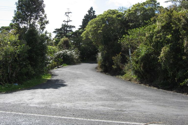 Photo of property in 477 Scenic Drive, Waiatarua, Auckland, 0612