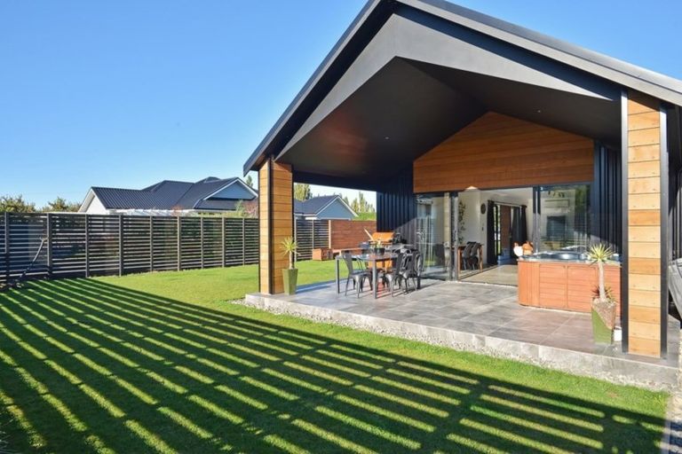 Photo of property in 7 James Kidd Place, Greytown, 5712