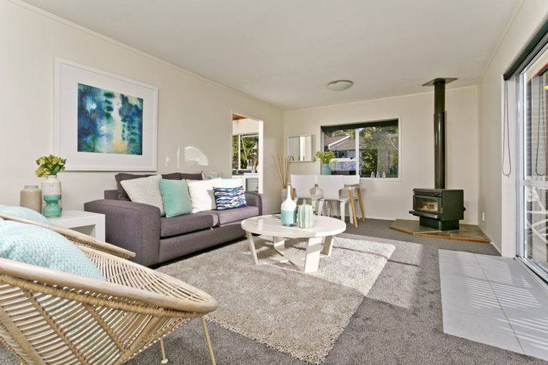 Photo of property in 2/61 Langana Avenue, Browns Bay, Auckland, 0630