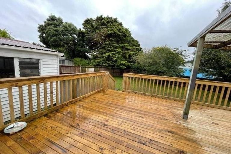Photo of property in 24 Becker Drive, Weymouth, Auckland, 2103