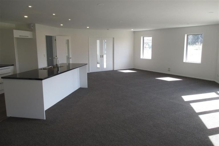 Photo of property in 37 Dunlops Crescent, Bottle Lake, Christchurch, 8083