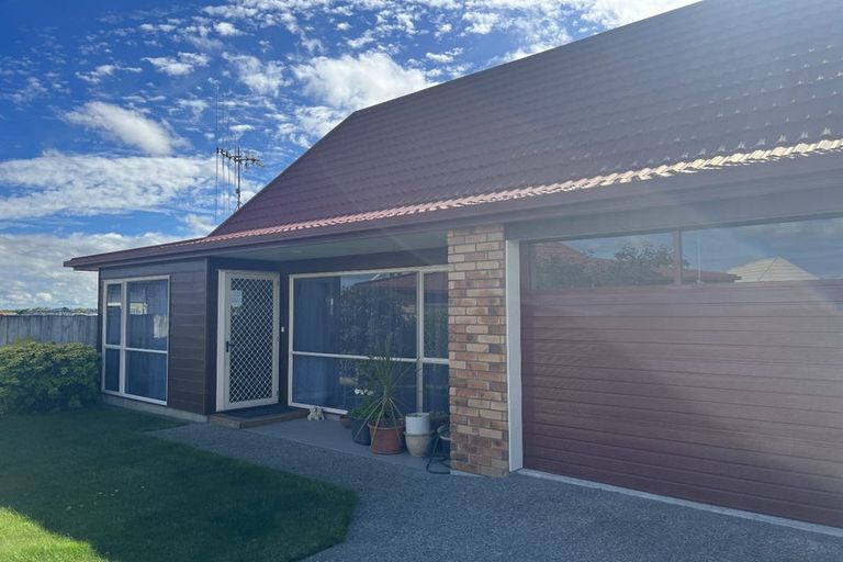 Photo of property in Rangeview Villas, 23/9 Fuller Close, Levin, 5510