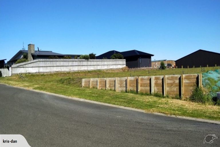 Photo of property in 3a Golf Vue Place, Castlecliff, Whanganui, 4501