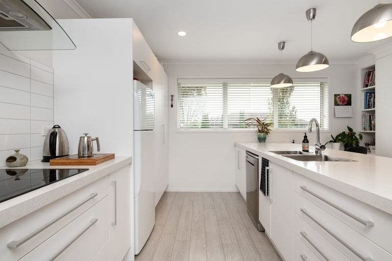 Photo of property in 33 Teal Place, Pyes Pa, Tauranga, 3112