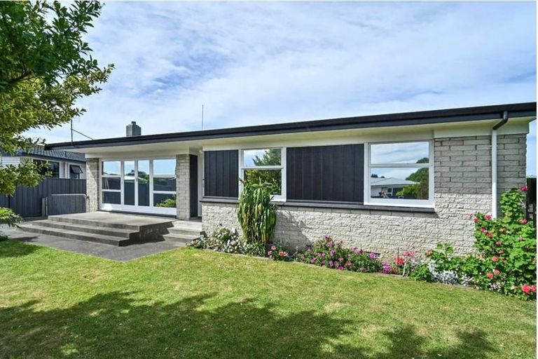 Photo of property in 52 Folkestone Drive, Flaxmere, Hastings, 4120