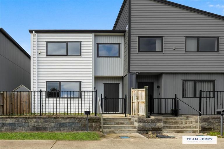 Photo of property in 137 Grove Road, Papakura, 2110