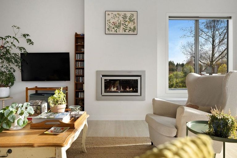 Photo of property in 14 Orbell Drive, Lake Hayes, Queenstown, 9304