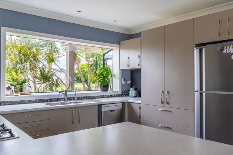 Photo of property in 15 Springbok Avenue, Whitianga, 3510