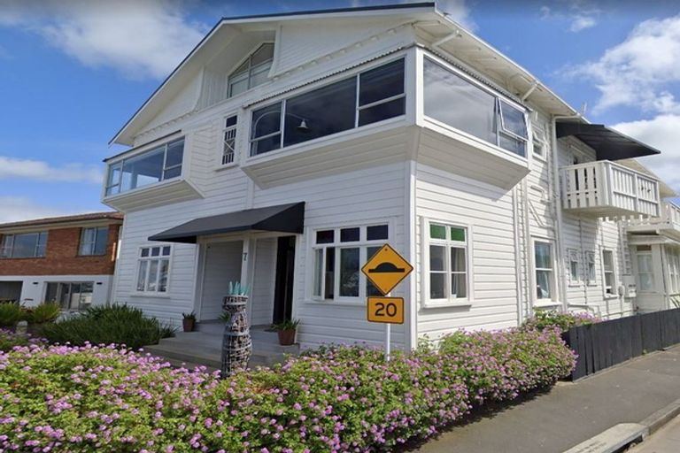 Photo of property in 7 Queens Parade, Devonport, Auckland, 0624