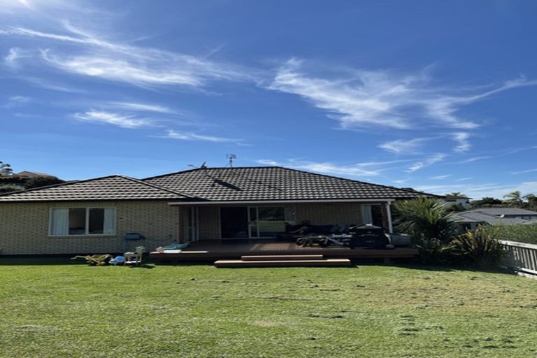 Photo of property in 32 Waldorf Crescent, Orewa, 0931