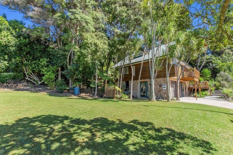 Photo of property in 47 Emlyn Place, Torbay, Auckland, 0630