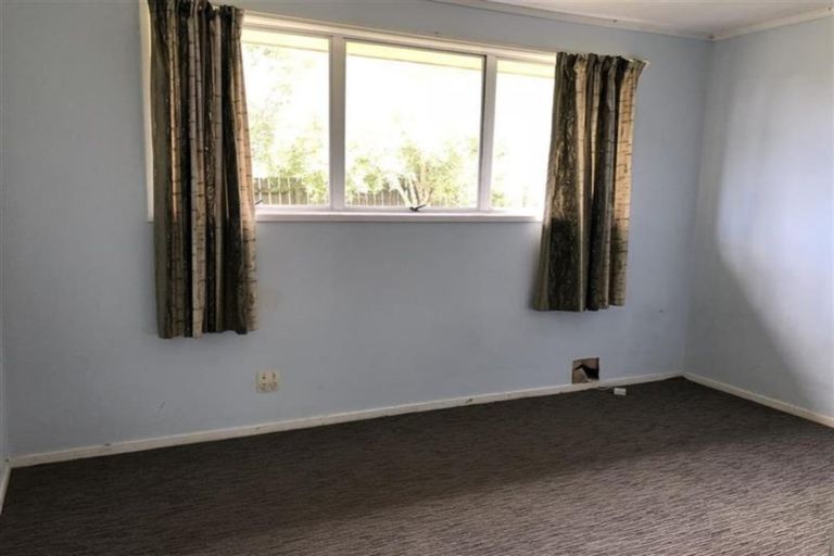 Photo of property in 61 Harrington Road, Henderson, Auckland, 0610
