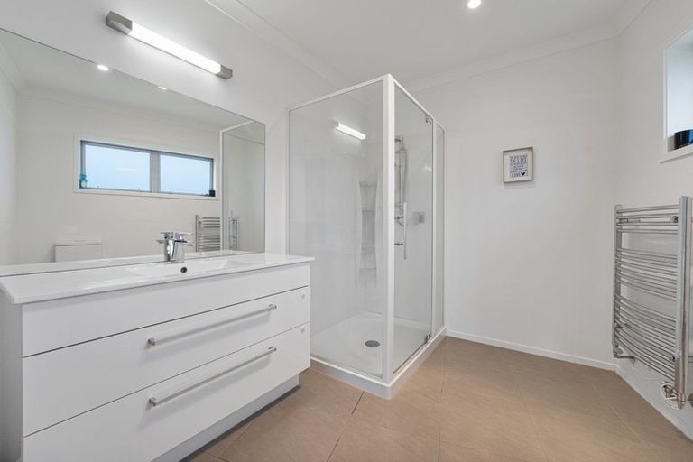 Photo of property in 7 Settlers Close, Whalers Gate, New Plymouth, 4310