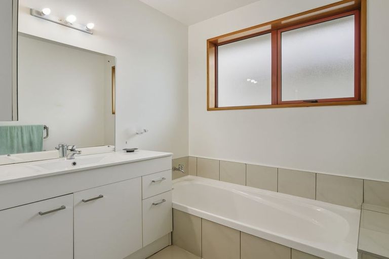 Photo of property in 77 Bay View Road, South Dunedin, Dunedin, 9012