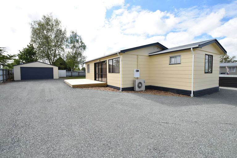 Photo of property in 11 Fraser Crescent, Twizel, 7901