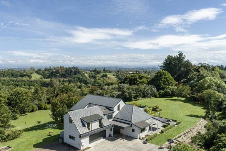 Photo of property in 4 Tauroa Valley, Havelock North, 4130