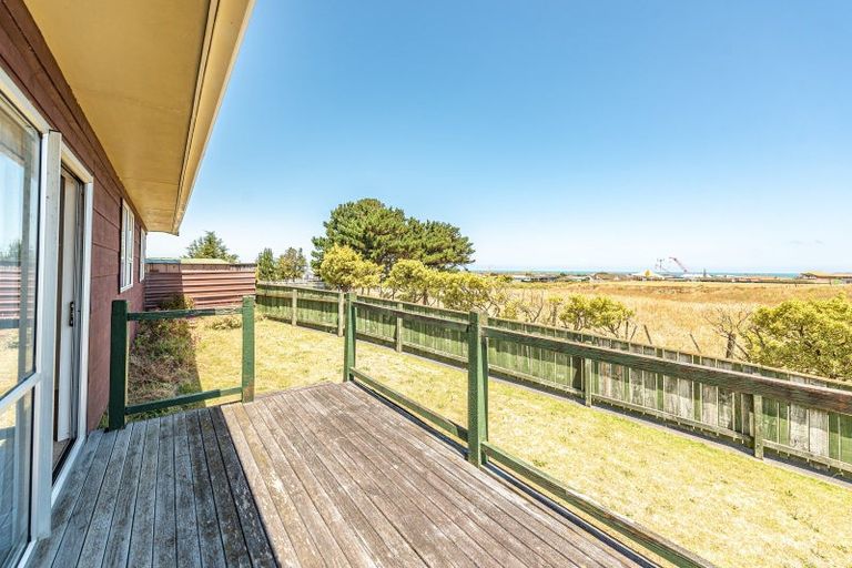 Photo of property in 35 Karyn Street, Castlecliff, Whanganui, 4501
