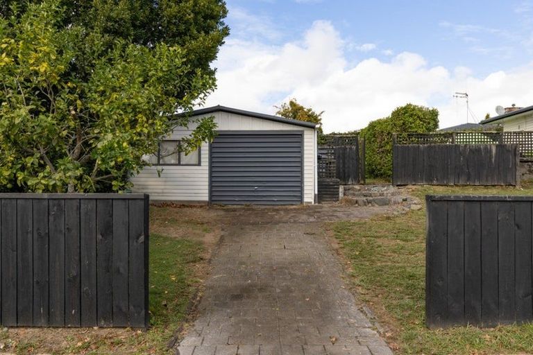 Photo of property in 1 Cedar Place, Hillcrest, Hamilton, 3216