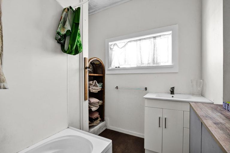 Photo of property in 13 Suffolk Street, Patea, 4520