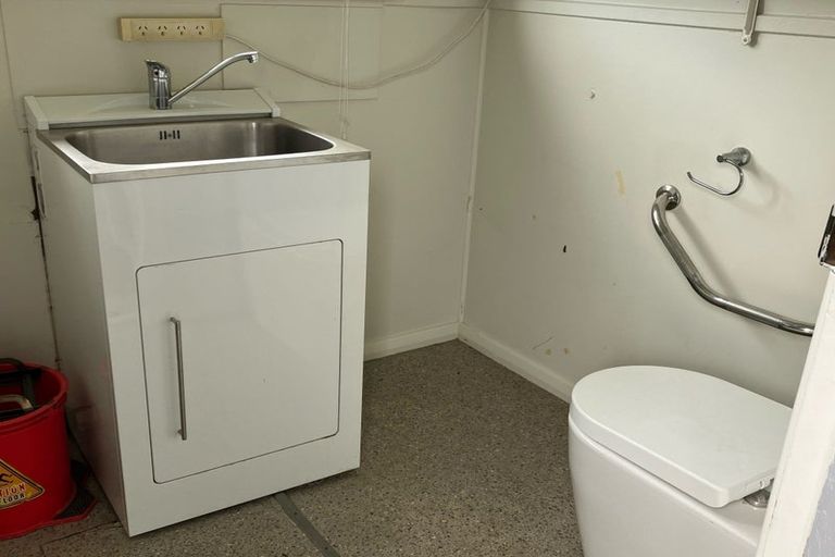 Photo of property in 24 Johnson Street, Milton, 9220