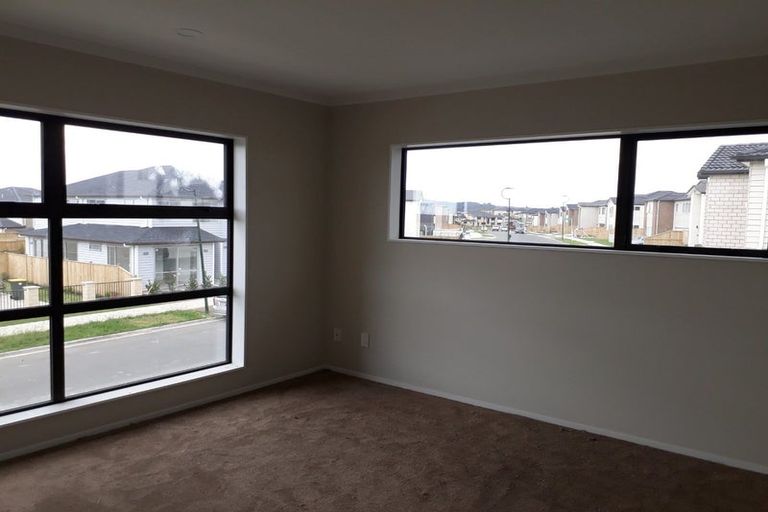 Photo of property in 38 Drumbuoy Drive, Flat Bush, Auckland, 2019