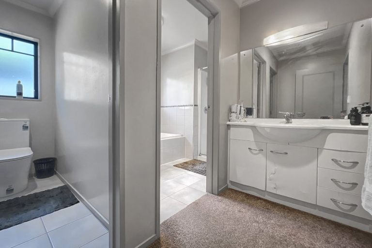 Photo of property in 57 Mt Lebanon Crescent, The Gardens, Auckland, 2105