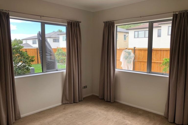Photo of property in 20 Drumbuoy Drive, Flat Bush, Auckland, 2019