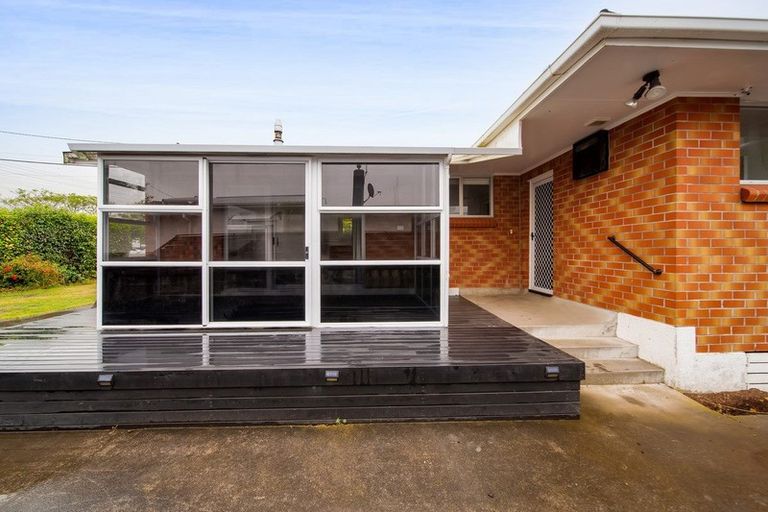 Photo of property in 4 Climie Crescent, Hawera, 4610